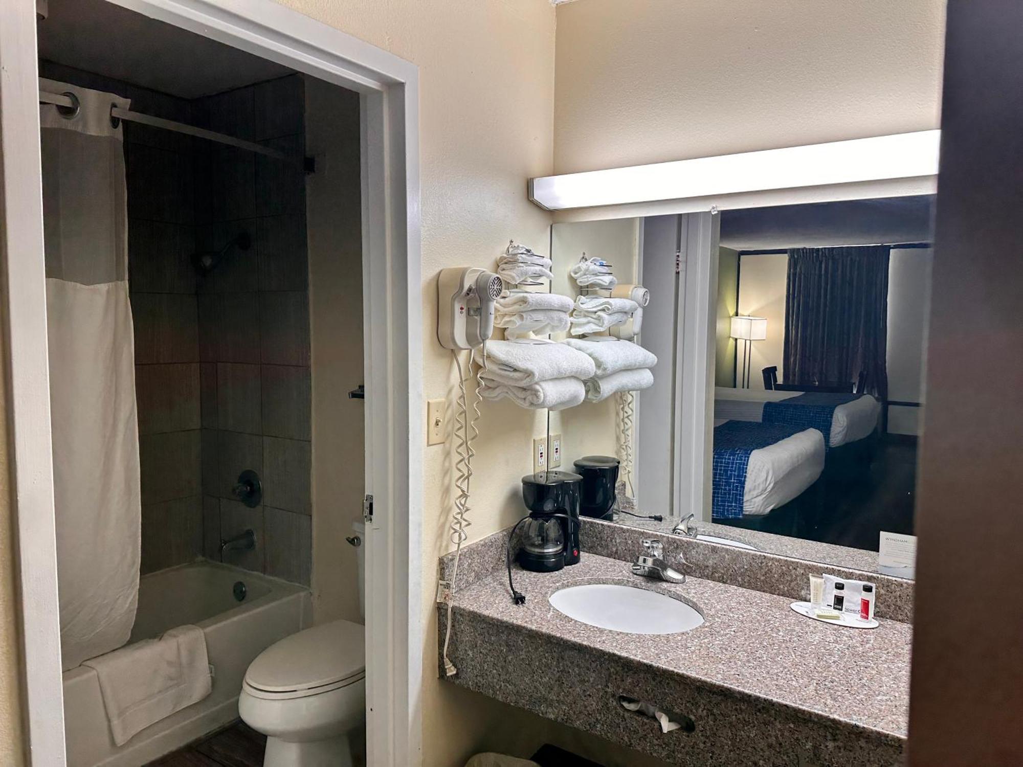 Travelodge By Wyndham Clarksville Eksteriør bilde