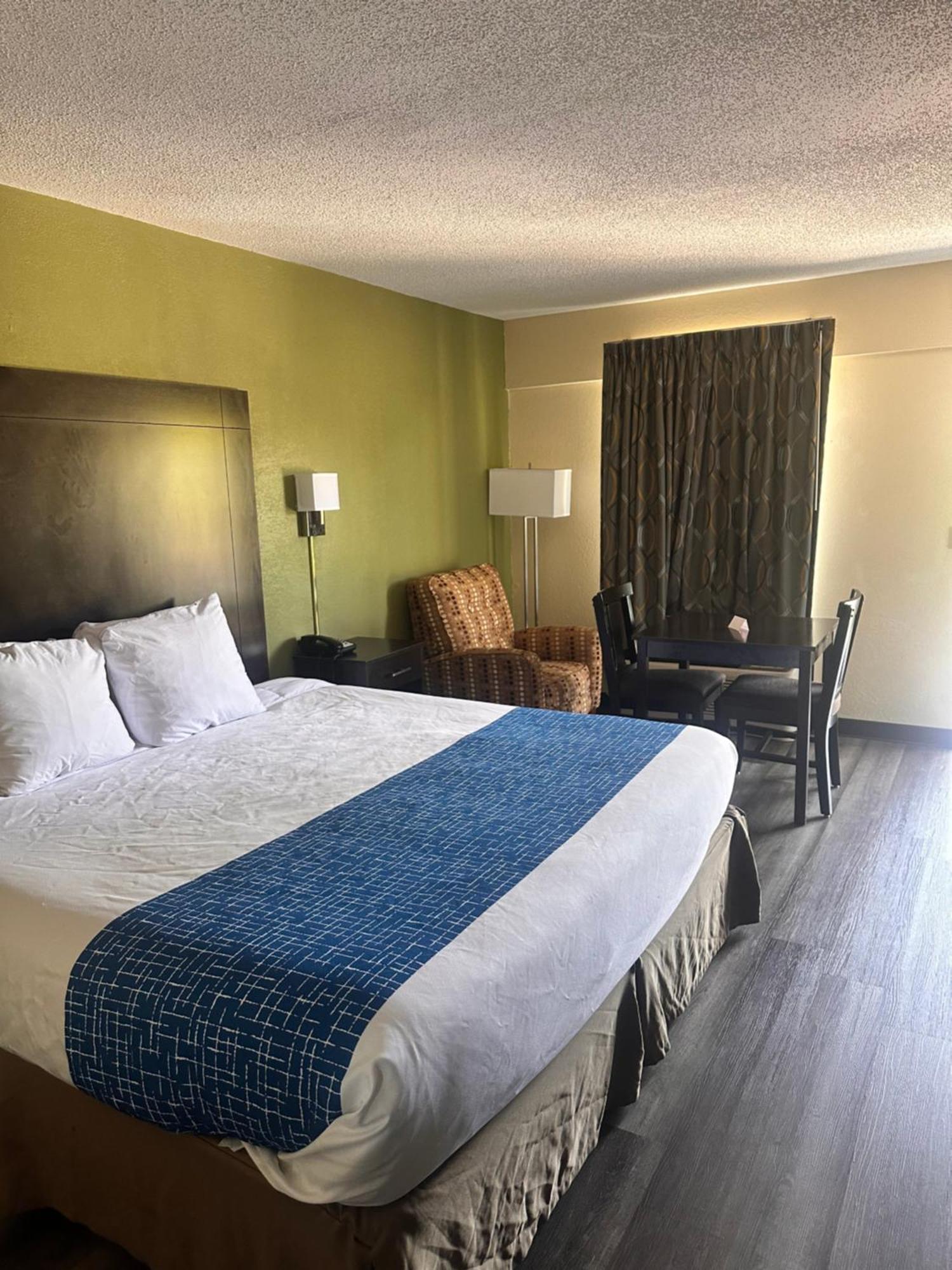Travelodge By Wyndham Clarksville Eksteriør bilde