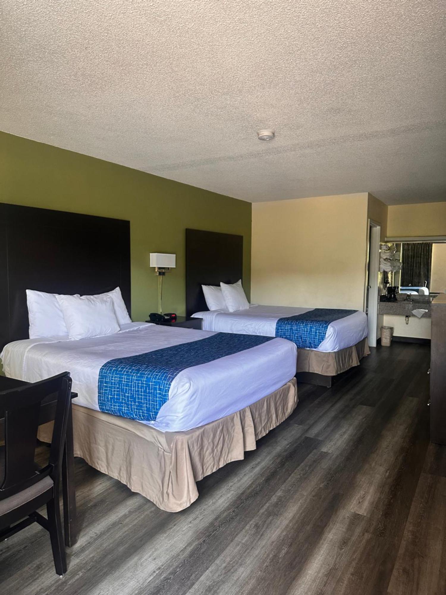 Travelodge By Wyndham Clarksville Eksteriør bilde