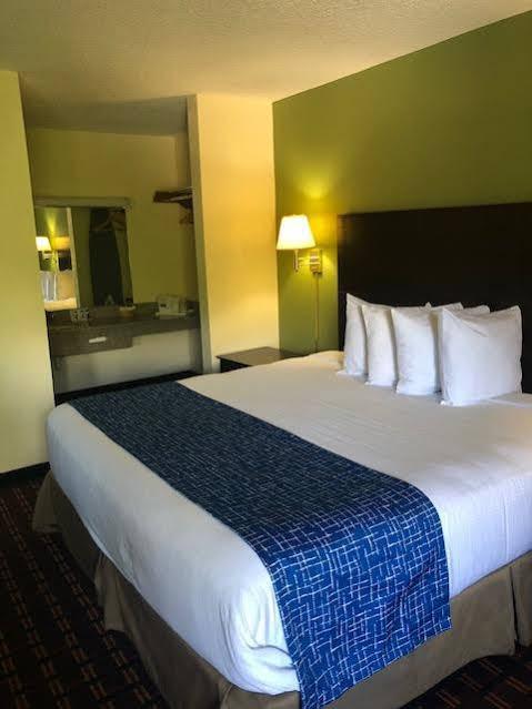 Travelodge By Wyndham Clarksville Eksteriør bilde